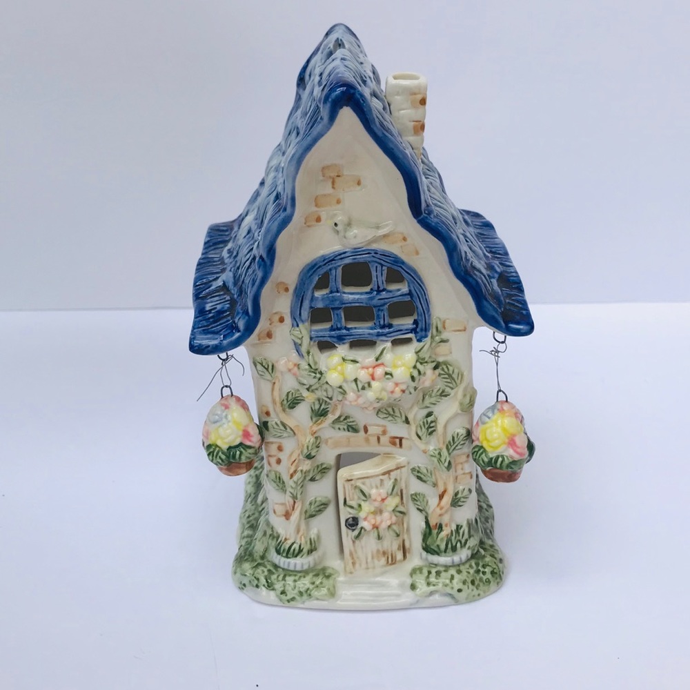 Countryside Cottage Tea Light Holder